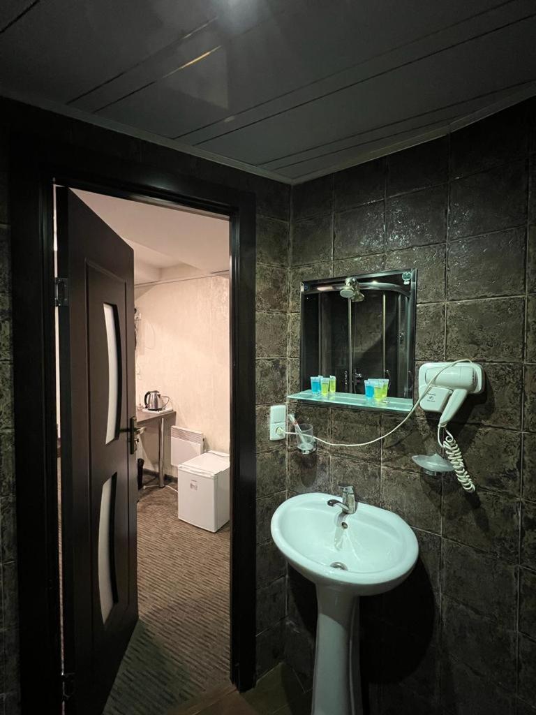 Elno Hotel Tbilisi Eksteriør bilde