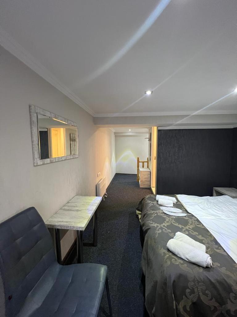Elno Hotel Tbilisi Rom bilde