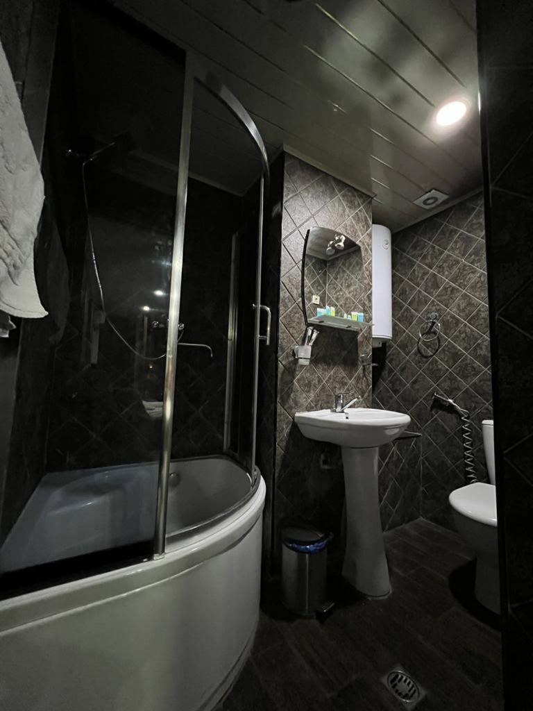 Elno Hotel Tbilisi Rom bilde